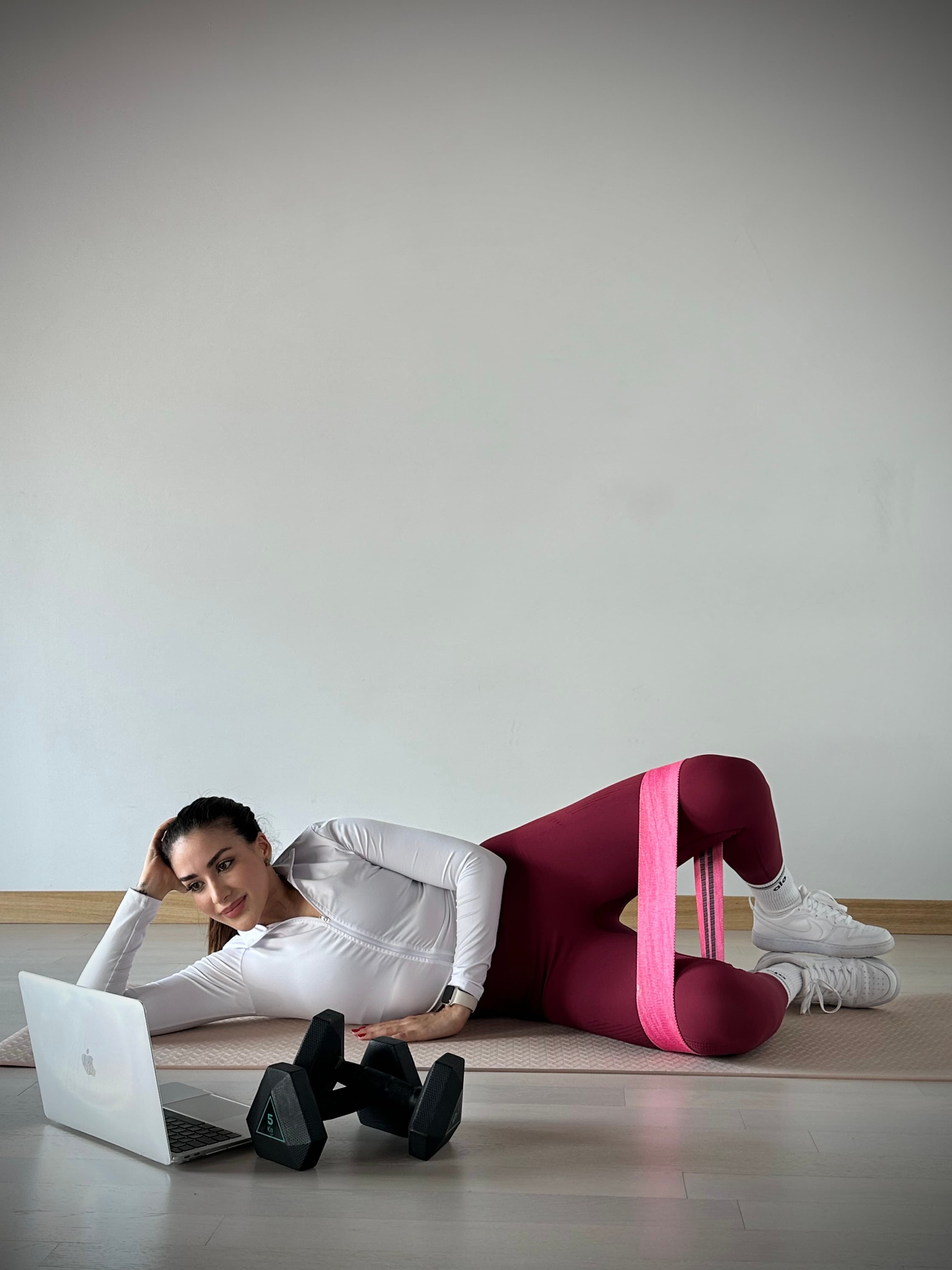 Lezione online dal vivo con guida sui movimenti